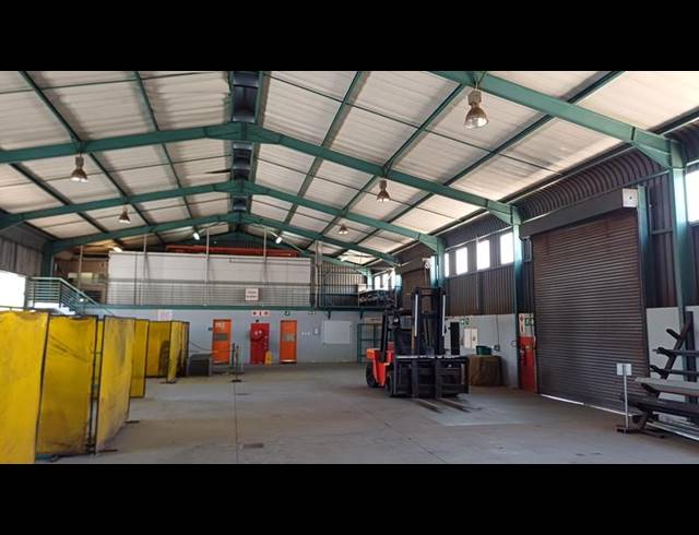 INDUSTRIAL PROPERTY TO RENT IN HENNOPSPARK
